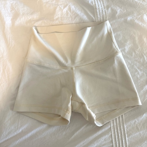 Aritzia Pants - Aritzia TNAction TNA Life Atmosphere Hi-Rise 3” Shorts High-Waisted Bike Shorts